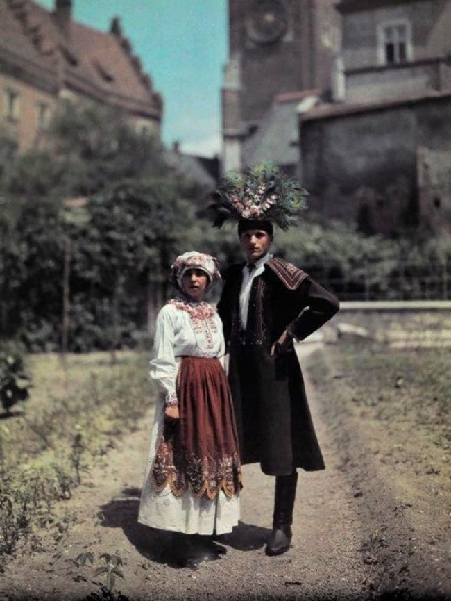 Zamonaviy moda olamiga soya solishi mumkin bo'lgan XІX asr liboslari (foto)