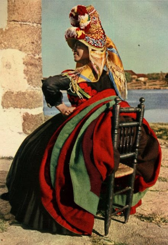 Zamonaviy moda olamiga soya solishi mumkin bo'lgan XІX asr liboslari (foto)