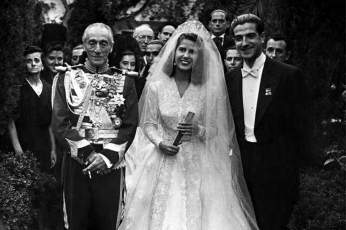 O'z husniga changal solgan va 85 yoshida ham turmushga chiqqan badavlat gersoginya taqdiri (+foto) O'z husniga changal solgan va 85 yoshida ham turmushga chiqqan badavlat gersoginya taqdiri (+foto)