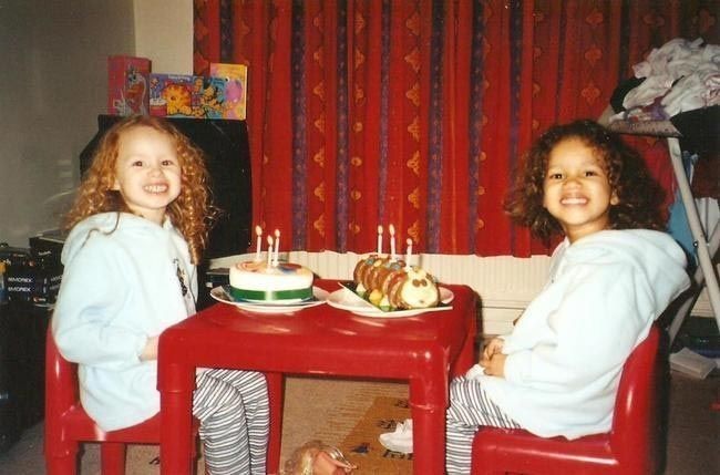 Ishonib bo'lmaydigan fakt: ekizak opa-singillarning hayratlanarli voqeasi (+foto) Ishonib bo'lmaydigan fakt: ekizak opa-singillarning hayratlanarli voqeasi (+foto)