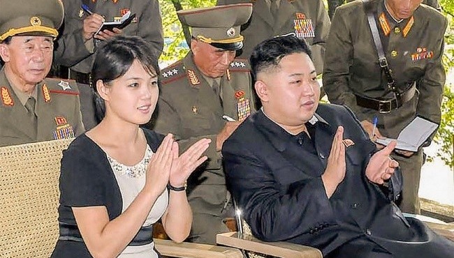 Dunyoning eng sirli mamlakatining birinchi xonimi haqida bilasizmi? (+foto) Dunyoning eng sirli mamlakatining birinchi xonimi haqida bilasizmi? (+foto)