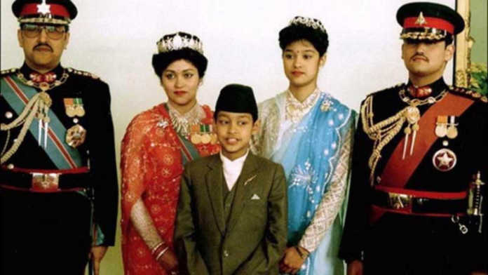 Nepalning valiahd shahzodasi nima uchun o'z oilasining 12 a'zosini yo'q qilgan? Nepalning valiahd shahzodasi nima uchun o'z oilasining 12 a'zosini yo'q qilgan?