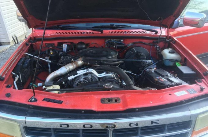 Ajabo! O'tin yoqib harakatlanadigan avtomobil sotuvga qo'yildi