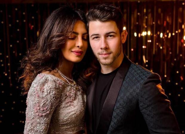 Yoshi jihatidan erkakdan kattaroq bo'lgan mashhur juftliklar (foto) Yoshi jihatidan erkakdan kattaroq bo'lgan mashhur juftliklar (foto)