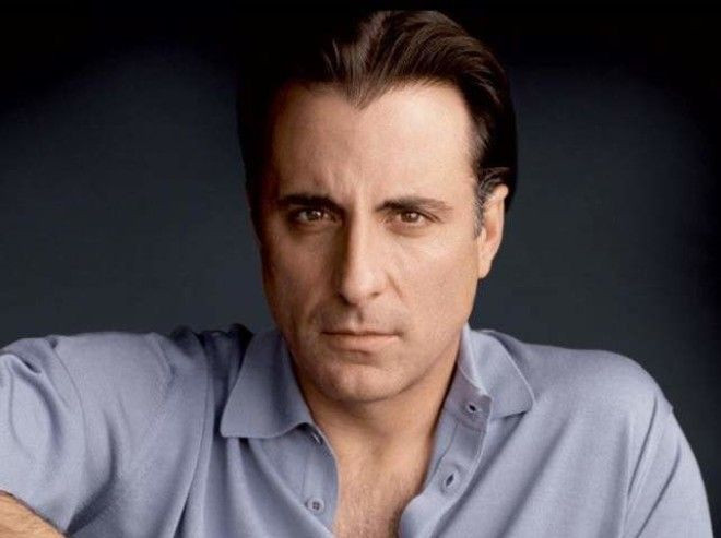 Mashhur yulduzlarning siz bilmagan kichik nuqsonlari (foto)