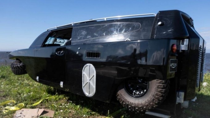 Suv va quruqlikda bemalol yuroladigan «Qorayaloq» nomli harbiy amfibiyani yaratildi (+foto) Suv va quruqlikda bemalol yuroladigan «Qorayaloq» nomli harbiy amfibiyani yaratildi (+foto)