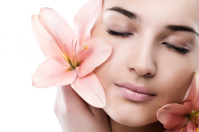 Kosmetikasiz yuz parvarishi: uy sharoitida 7 retsept Kosmetikasiz yuz parvarishi: uy sharoitida 7 retsept