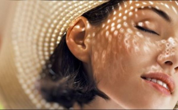 Issiq kunlarda qaysi kosmetika vositasi havfli sanaladi? Issiq kunlarda qaysi kosmetika vositasi havfli sanaladi?