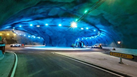 Dunyoda ilk marotaba suvosti avtomobil tunneli qurildi