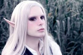 29 yoshli yigit elfga o'xshab ko'rinishi uchun 32 ta plastik operatsiya o'tkazdi (foto) 29 yoshli yigit elfga o'xshab ko'rinishi uchun 32 ta plastik operatsiya o'tkazdi (foto)