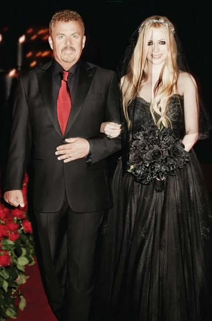 «O'zgacha kelinlar»: qora ko'ylakda turmush qurishga qaror qilgan 8 ta yulduz (foto) «O'zgacha kelinlar»: qora ko'ylakda turmush qurishga qaror qilgan 8 ta yulduz (foto)