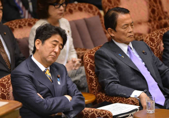 Majlislarda uxlab olish huquqiga ega odamlar Majlislarda uxlab olish huquqiga ega odamlar