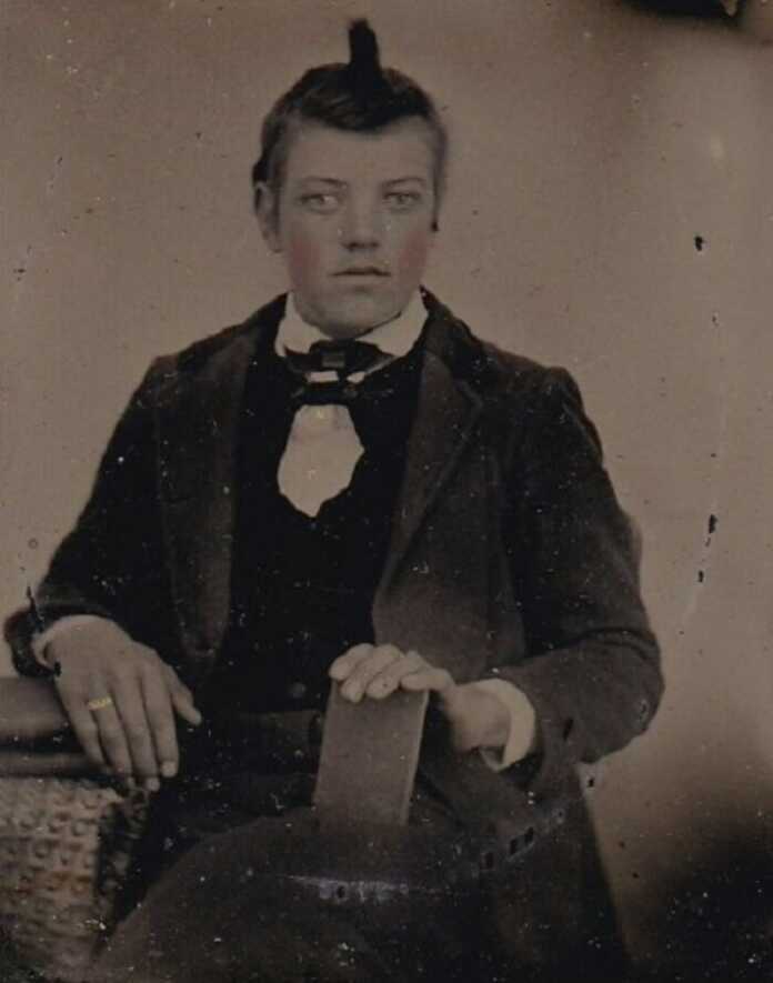 Sizningcha, hozir erkaklar soch turmagi g'alatimi? Ilgari qanday bo'lganligini ko'ring… (foto)