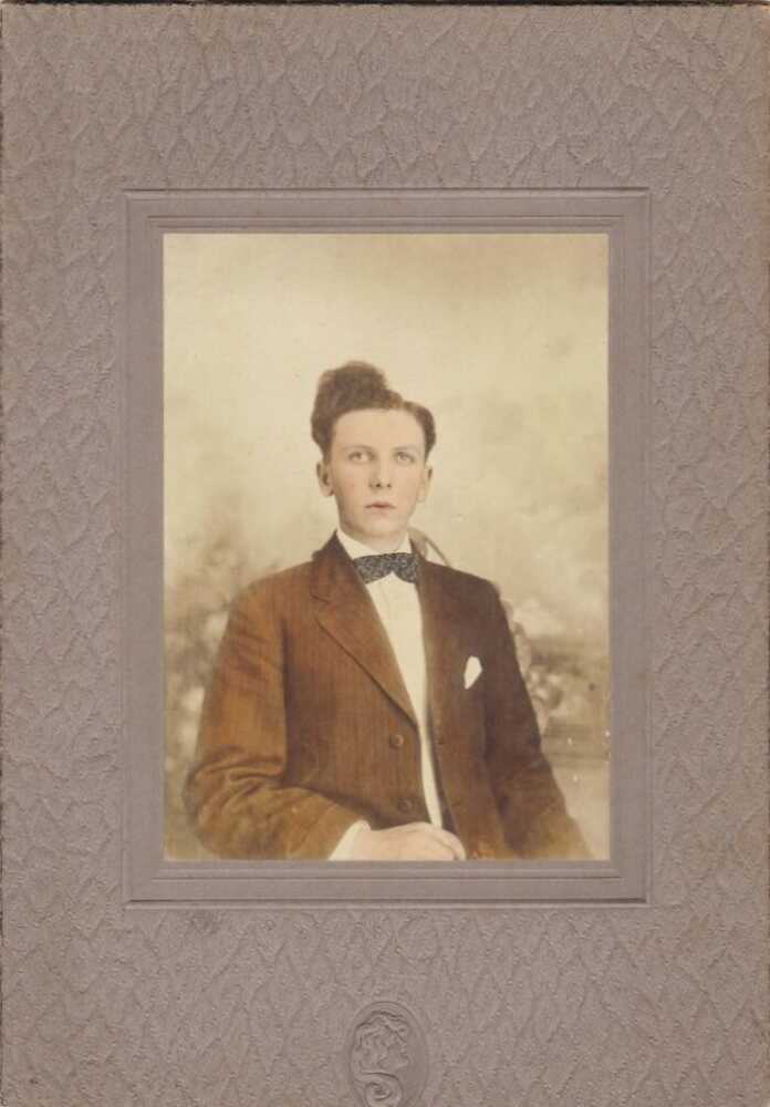 Sizningcha, hozir erkaklar soch turmagi g'alatimi? Ilgari qanday bo'lganligini ko'ring… (foto)