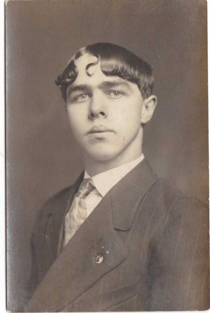 Sizningcha, hozir erkaklar soch turmagi g'alatimi? Ilgari qanday bo'lganligini ko'ring… (foto)