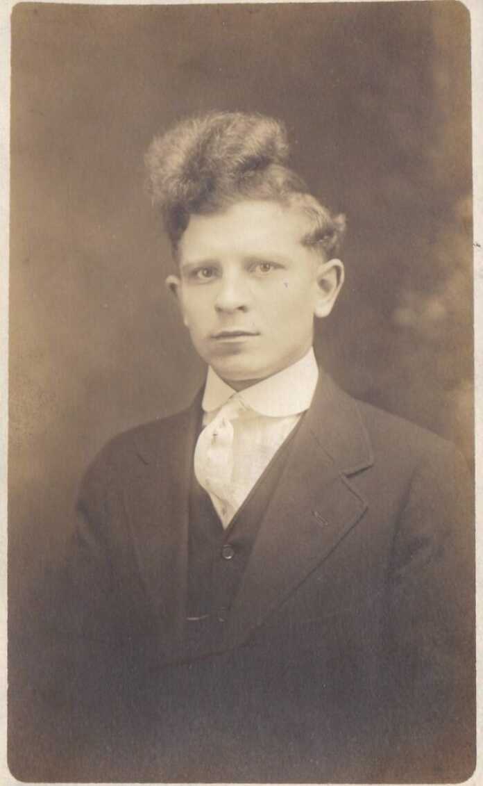 Sizningcha, hozir erkaklar soch turmagi g'alatimi? Ilgari qanday bo'lganligini ko'ring… (foto)