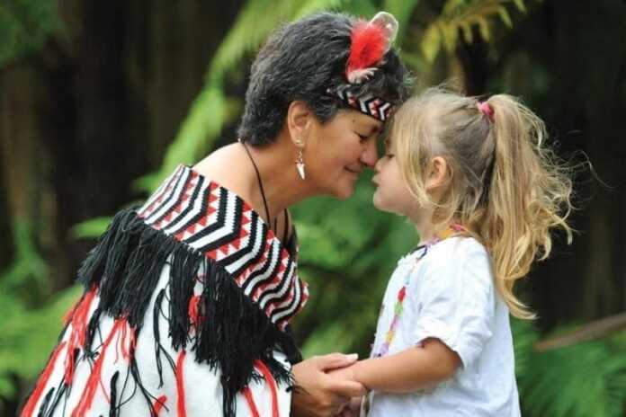 Yangi Zelandiyada antiqa salomlashish (+foto) Yangi Zelandiyada antiqa salomlashish (+foto)