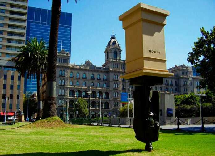 Suv ostidagi velosiped, bosh barmoq. Dunyodagi bir-birdan ajoyib haykaltaroshlik namunalari (+foto)