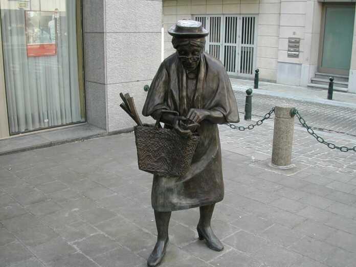 Suv ostidagi velosiped, bosh barmoq. Dunyodagi bir-birdan ajoyib haykaltaroshlik namunalari (+foto)