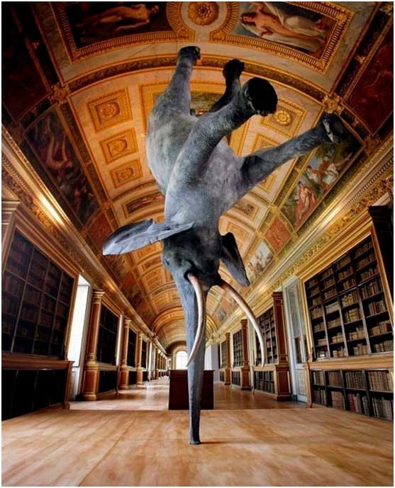 Tortishish qonunlariga zid yaratilgan haykaltaroshlik asarlari (foto) Tortishish qonunlariga zid yaratilgan haykaltaroshlik asarlari (foto)