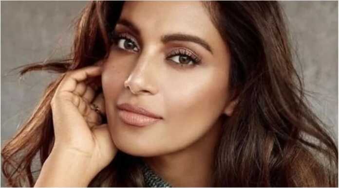 Nega yulduz ayollar yoshlarini sir tutishadi?! Nega yulduz ayollar yoshlarini sir tutishadi?!