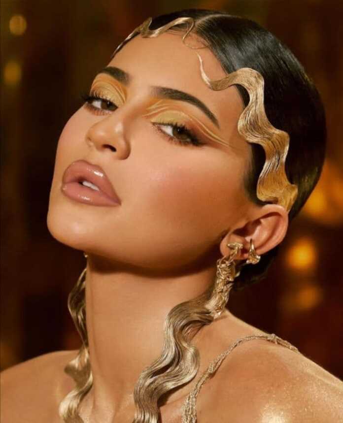 Kayli Jenner obunachilari soni bo'yicha birinchilikda