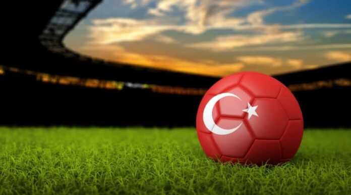 Turk futboli va ishqibozlari
