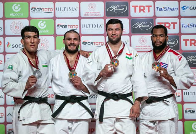 Antaliyada bo'lib o'tgan «Katta Dubulg'a» turnirida O'zbekiston vakillari 5ta medalni qo'lga kiritdi Antaliyada bo'lib o'tgan «Katta Dubulg'a» turnirida O'zbekiston vakillari 5ta medalni qo'lga kiritdi