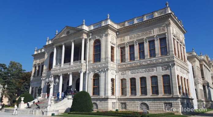 Turkiyaning eng go'zal va noyob yodgorliklaridan biri – Dolmabahche saroyi (foto) Turkiyaning eng go'zal va noyob yodgorliklaridan biri – Dolmabahche saroyi (foto)