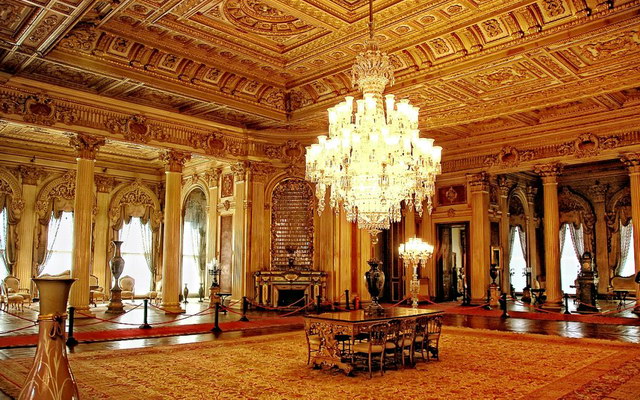 Turkiyaning eng go'zal va noyob yodgorliklaridan biri – Dolmabahche saroyi (foto) Turkiyaning eng go'zal va noyob yodgorliklaridan biri – Dolmabahche saroyi (foto)