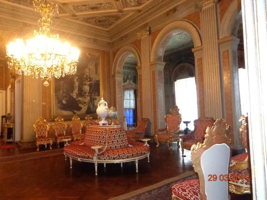 Turkiyaning eng go'zal va noyob yodgorliklaridan biri – Dolmabahche saroyi (foto) Turkiyaning eng go'zal va noyob yodgorliklaridan biri – Dolmabahche saroyi (foto)