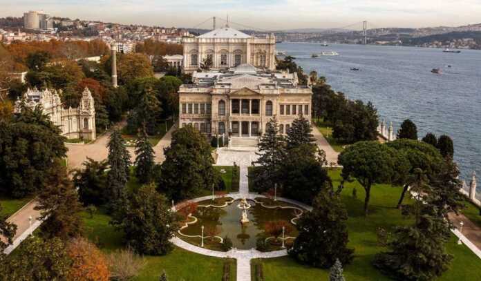 Turkiyaning eng go'zal va noyob yodgorliklaridan biri – Dolmabahche saroyi (foto) Turkiyaning eng go'zal va noyob yodgorliklaridan biri – Dolmabahche saroyi (foto)