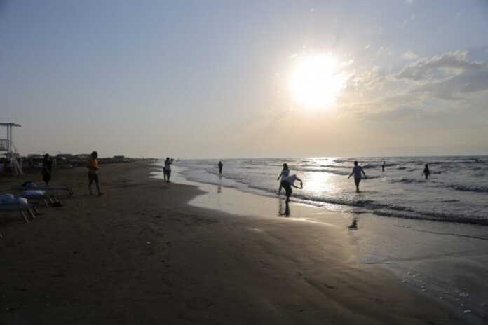 Siz Kaspiy dengizi sohilida bo'lganmisiz, shamollar shahri — Bokuni ko'rganmisiz? Siz Kaspiy dengizi sohilida bo'lganmisiz, shamollar shahri — Bokuni ko'rganmisiz?