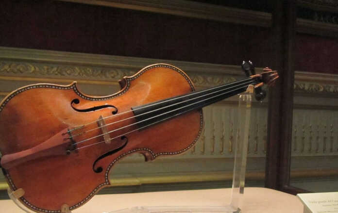 Stradivari skripkasi $15,3 millionga sotildi