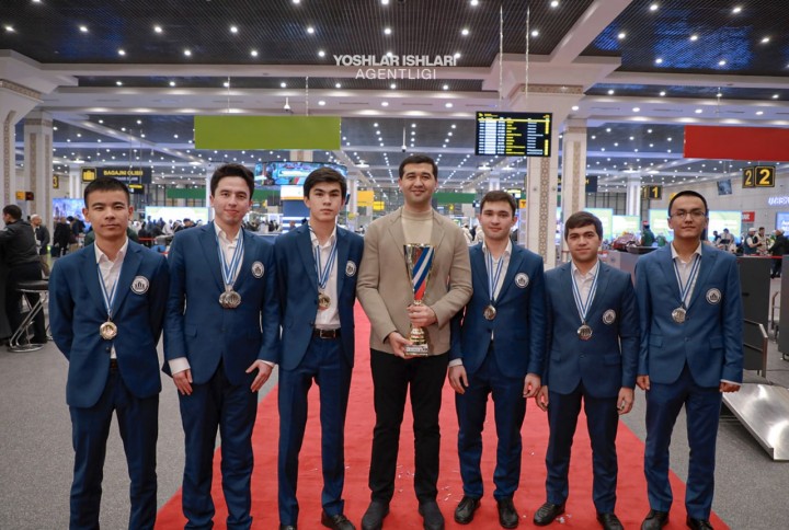 Jahon chempionatida kumush medalni qo'lga kiritgan O'zbekiston shaxmat jamoasi tantanali kutib olindi (foto) Jahon chempionatida kumush medalni qo'lga kiritgan O'zbekiston shaxmat jamoasi tantanali kutib olindi (foto)