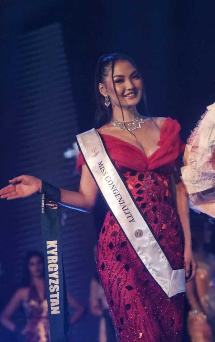 Qirg'izistonlik model Ayjan Chanacheva Manilada bo'lib o'tgan “Miss Earth” oraliq tanlovida “Miss congeniality” unvonini qo'lga kiritdi