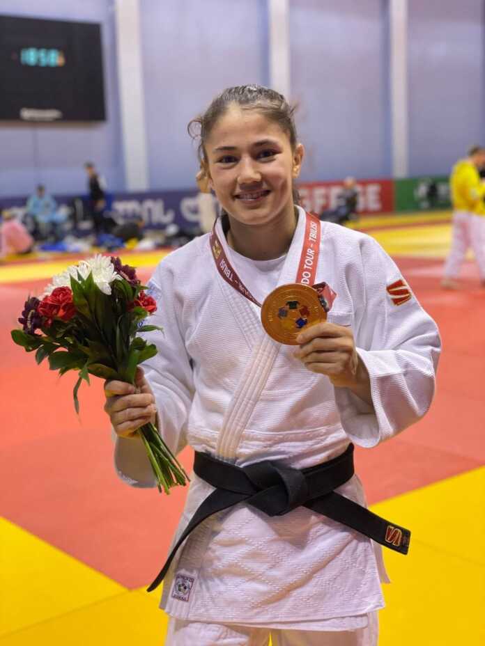 Diyora Keldiyorova Olimpiada chempionini mag'lub etib, Katta Dubulg'a turniri oltin medaliga sazovor bo'ldi