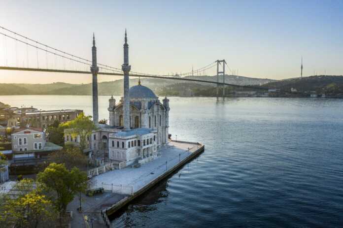 Muborak Ramazon oyini Istanbul uslubida his eting