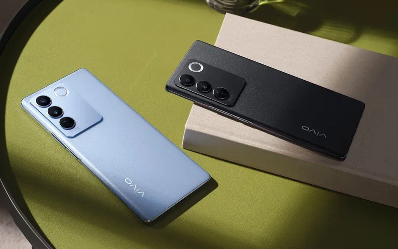 Vivo Rossiyada portretlarni suratga olish uchun Aura yoritgichli V27 seriyali smartfonlarini sotuvga chiqardi - 24 ming rubldan.