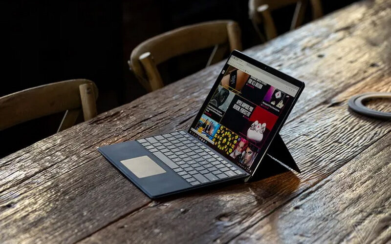 Microsoft Surface Pro X planshetlarining kameralari katta darajada buzilgan