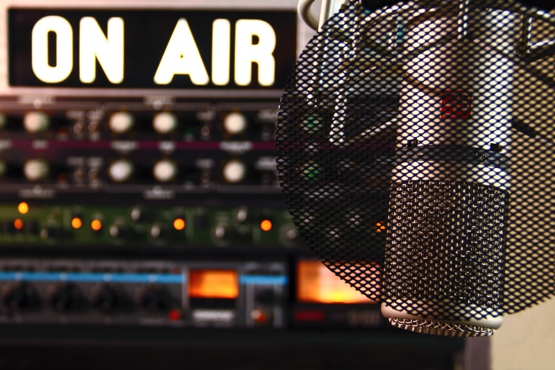 Hindiston hukumati ishlab chiqaruvchilarga smartfonlarda FM radio qo‘llab-quvvatlashni o‘chirmaslikni tavsiya qiladi Hindiston hukumati ishlab chiqaruvchilarga smartfonlarda FM radio qo‘llab-quvvatlashni o‘chirmaslikni maslahat berdi0