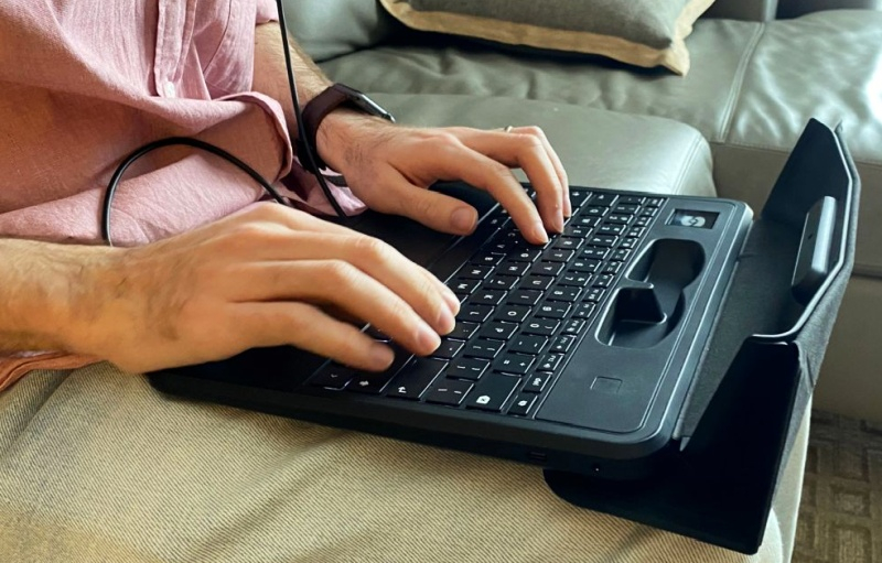 Spacetop taqdim etildi - kengaytirilgan reallik sharoitida 100 dyuymli ulkan displeyga ega noutbuk