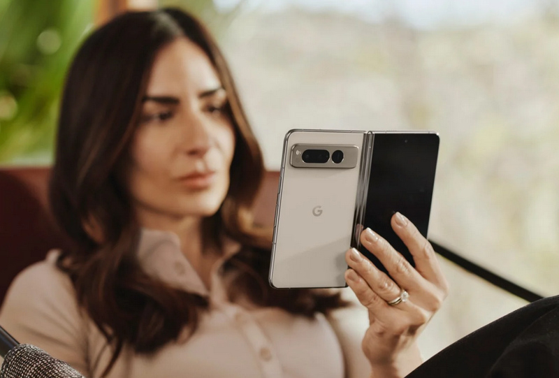 Google Pixel Foldni taqdim etdi. — $17994 ga 