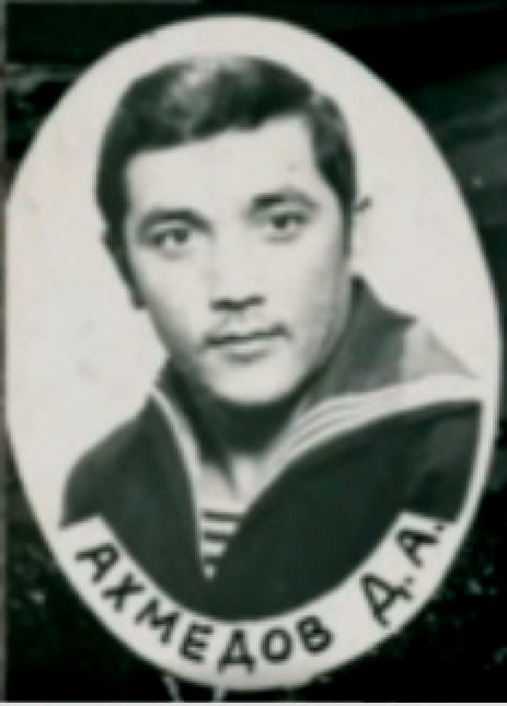 “Ota, ko'rinish bering endi!..” “Ota, ko'rinish bering endi!..”