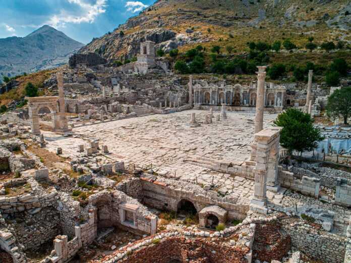 KO'HNA TARIXI, SALDA KO'LI VA LAVANDA DALALARI BILAN MAShHUR – BURDUR