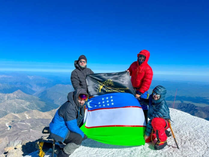 O'zbekistonliklar Elbrus cho'qqisiga chiqishdi