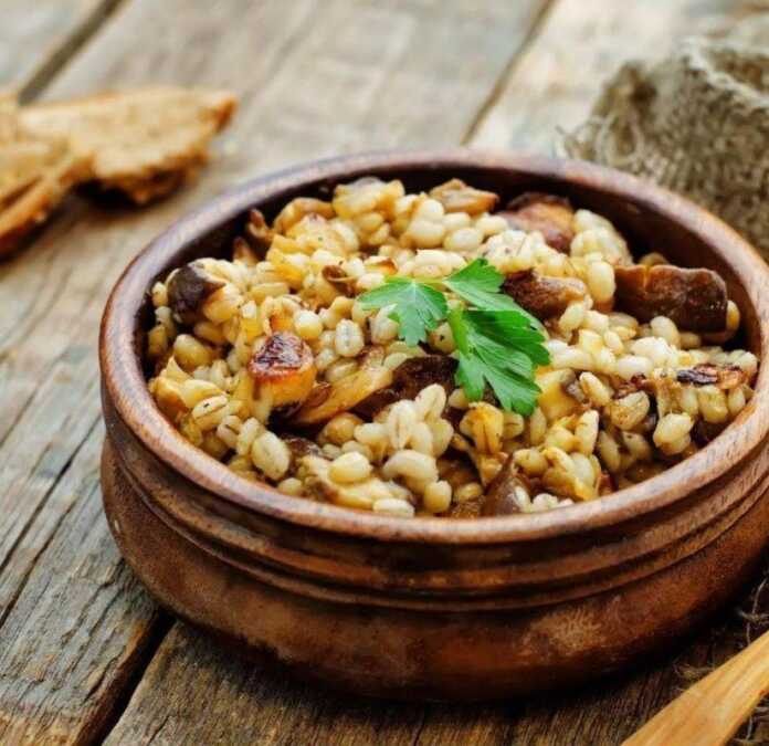 Yosh ko'rinmoqchi bo'lsangiz, Perlovkani ovqatlanish ratsioningizga kiriting! 