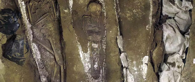 Fransiyada uyning yerto‘lasidan 700 yillik qabr topildi1