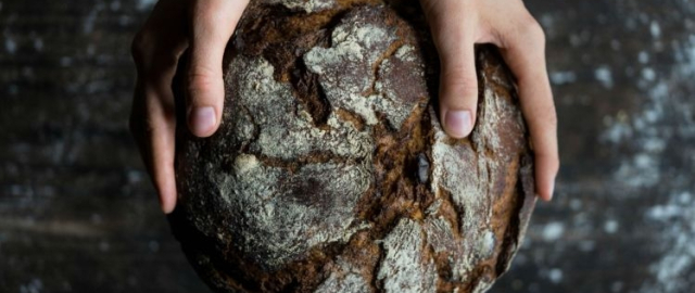 Kulchadan tortib metrlab uzunlikdagi nongacha: Tojikistonda non qanday yopiladi?5