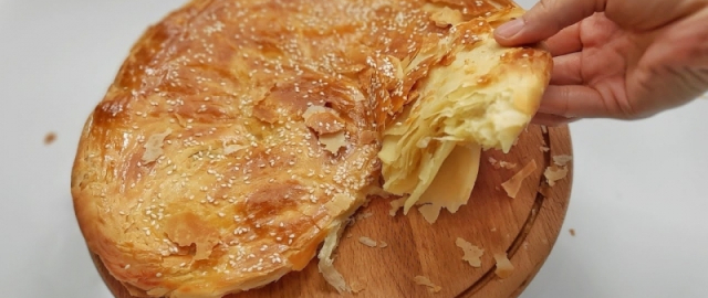 Kulchadan tortib metrlab uzunlikdagi nongacha: Tojikistonda non qanday yopiladi?3